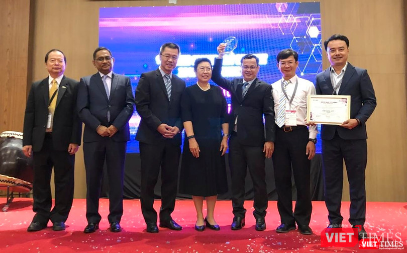 Đại diện TP Đà Nẵng tại lễ trao Giải thưởng "ASOCIO Smart city 2019”.