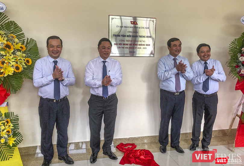 Lãnh đạo UBND tỉnh Quảng Nam tại sự kiện đưa Hệ thống IOC Quảng Nam vào hoạt động. Lãnh đạo UBND tỉnh Quảng Nam tại sự kiện đưa Hệ thống IOC Quảng Nam vào hoạt động.