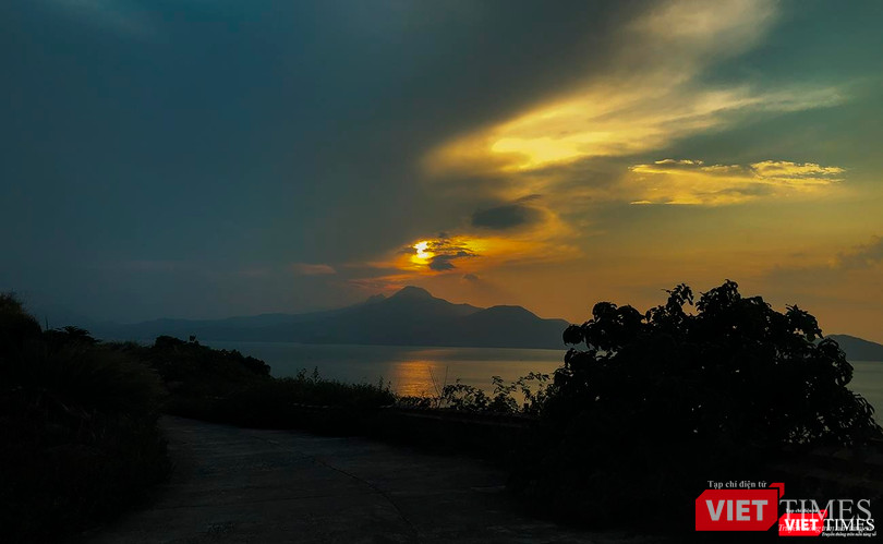 Ngắm khoảnh khắc hoàng hôn về trên Vịnh Đà Nẵng