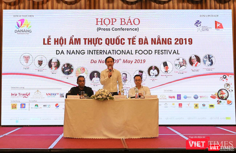 Sáng ngày 9/5, Sở Du lịch TP Đà Nẵng và đại diện Hiệp hội Đầu bếp Thế giới đã tổ chức Họp báo công bố chương trình Lễ hội Ẩm thực quốc tế Đà Nẵng năm 2019 (DNIFF 2019) mang chủ đề "Hương vị Quê hương"