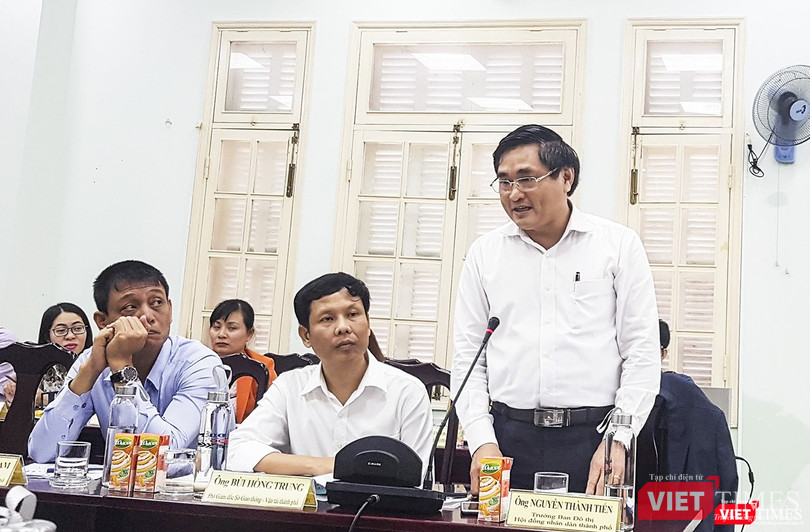 Ông Nguyễn Thành Tiến - Trưởng ban Đô thị HĐND TP Đà Nẵng phát biểu tại buổi lấy ý kiến phản biện Đề án thu phí phương tiện giao thông đi vào trung tâm TP Đà Nẵng Ông Nguyễn Thành Tiến - Trưởng ban Đô thị HĐND TP Đà Nẵng phát biểu tại buổi lấy ý kiến phản biện Đề án thu phí phương tiện giao thông đi vào trung tâm TP Đà Nẵng