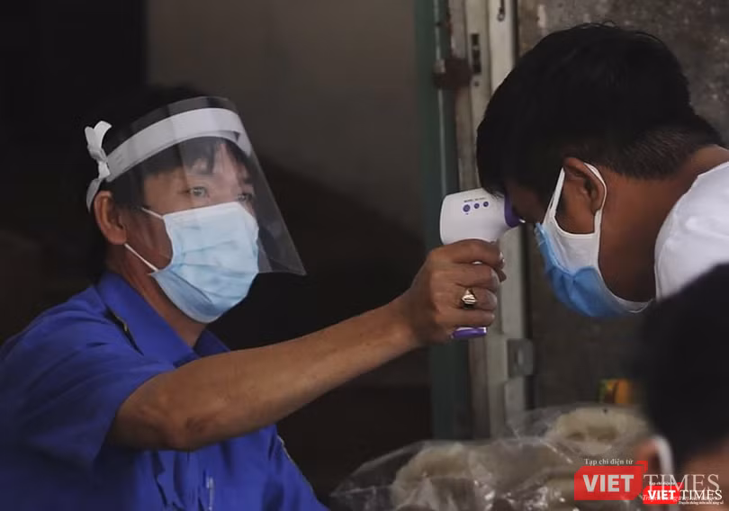 Kiểm tra thận nhiêtt