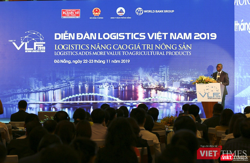 Ông Ousmane Dione - Giams đốc Quốc gia, Ngân hàng Thế giới tại Việt Nam phát biểu tại Diễn đàn Ông Ousmane Dione - Giams đốc Quốc gia, Ngân hàng Thế giới tại Việt Nam phát biểu tại Diễn đàn