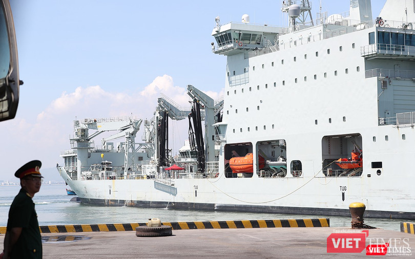 Siêu hậu cần tại cảng Tiên Sa