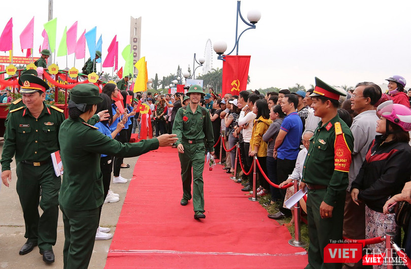Sáng 20/2, tại tất cả các quận huyện trên toàn địa bàn TP Đà Nẵng đã diễn ra Lễ giao nhận quân năm 2019