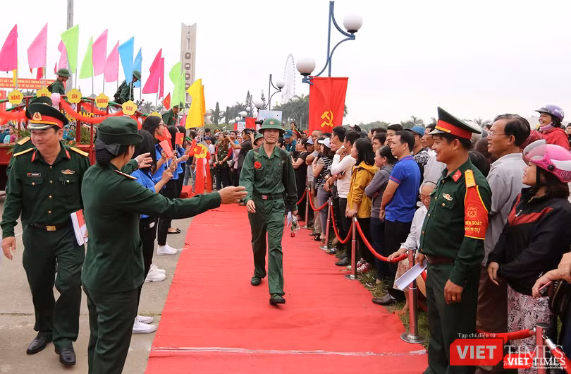 Sáng 20/2, tại tất cả các quận huyện trên toàn địa bàn TP Đà Nẵng đã diễn ra Lễ giao nhận quân năm 2019