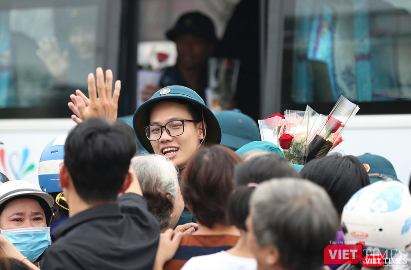 Nụ cười tân binh trong ngày nhập ngũ