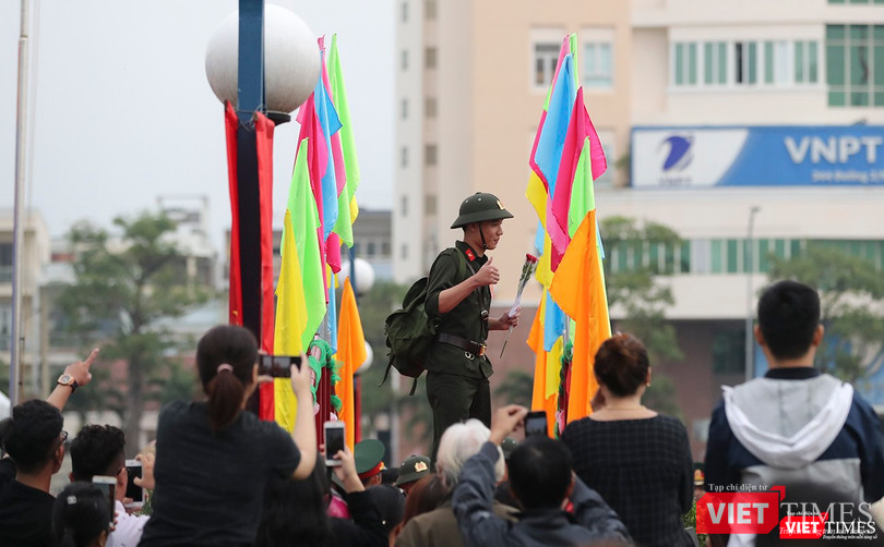 Chúng con sẽ hoàn thành tốt nghĩa vụ với Tổ quốc