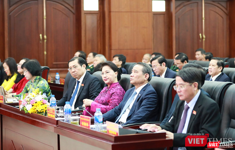 Bên cạnh sự có mặt của Chủ tịch Quốc hội Nguyễn Thị Kim Ngân còn có sự có mặt của ông Nguyễn Đức Hải-Chủ nhiệm Ủy ban Tài chính - Ngân sách của Quốc hội (người ngồi ngoài cùng bên phải) Bên cạnh sự có mặt của Chủ tịch Quốc hội Nguyễn Thị Kim Ngân còn có sự có mặt của ông Nguyễn Đức Hải-Chủ nhiệm Ủy ban Tài chính - Ngân sách của Quốc hội (người ngồi ngoài cùng bên phải)