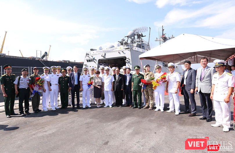 Chụp ảnh lưu niệm