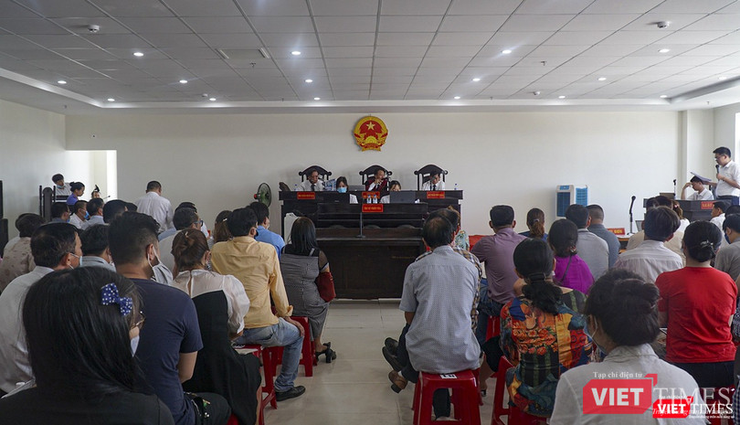 Phiên tòa sơ thẩm xét xử tranh chấp hợp đồng môi giới tại dự án Hera Complex Riverside do TAND quận Hải Châu xét xử công khai hôm 30/5 Phiên tòa sơ thẩm xét xử tranh chấp hợp đồng môi giới tại dự án Hera Complex Riverside do TAND quận Hải Châu xét xử công khai hôm 30/5