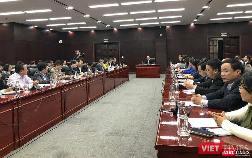 Chiều 31/1, Chủ tịch UBND TP Đà Nẵng Huỳnh Đức Thơ chủ trì cuộc họp khẩn với các sở ban ngành liên quan về công tác phòng chống dịch viêm phổi cấp do chủng mới virus Corona