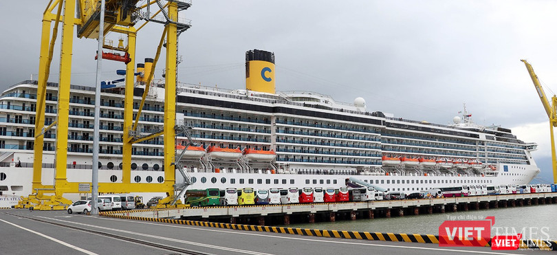 Tàu du lịch Costa Atlantica cập cảng Tiên Sa (Đà Nẵng) trong ngày đầu năm 2019