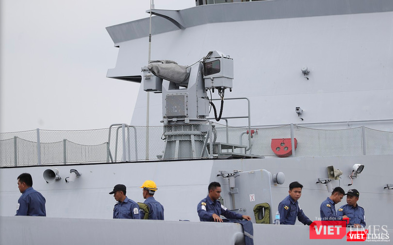 Súng máy 27mm trên tàu