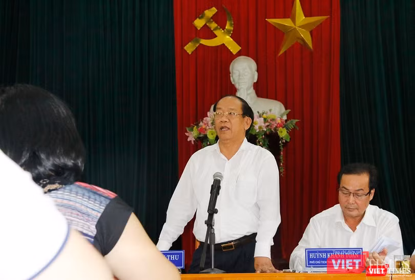 Ông Đinh Văn Thu-Chủ tịch UBND tỉnh Quảng Nam chủ trì buổi tiếp xúc các khách hàng mắc kẹt giữa Bách Đạt An và Hoàng Nhất Nam diễn ra sáng ngày 9/4 tại Trụ sở Tiếp công dân tỉnh Quảng Nam Ông Đinh Văn Thu-Chủ tịch UBND tỉnh Quảng Nam chủ trì buổi tiếp xúc các khách hàng mắc kẹt giữa Bách Đạt An và Hoàng Nhất Nam diễn ra sáng ngày 9/4 tại Trụ sở Tiếp công dân tỉnh Quảng Nam