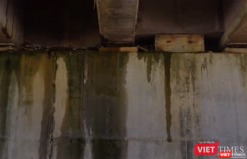 Tình trạng thấm nước, nứt,...đã xảy ra tại các hạng mục cầu tại tuyến cao tốc 34.500 tỷ đồng này Tình trạng thấm nước, nứt,...đã xảy ra tại các hạng mục cầu tại tuyến cao tốc 34.500 tỷ đồng này