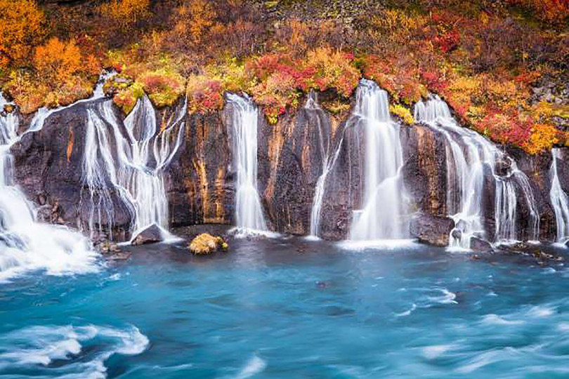 Thác nước Hraunfossar, Iceland (ảnh Getty Images)