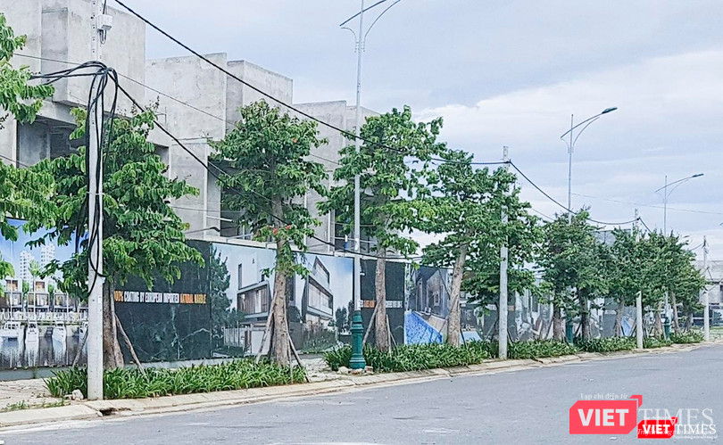 Dãy biệt thự được Công ty CP Đất Xanh Miền Trung xây dựng trái phép tại Khu đô thị Phú Mỹ An Dãy biệt thự được Công ty CP Đất Xanh Miền Trung xây dựng trái phép tại Khu đô thị Phú Mỹ An