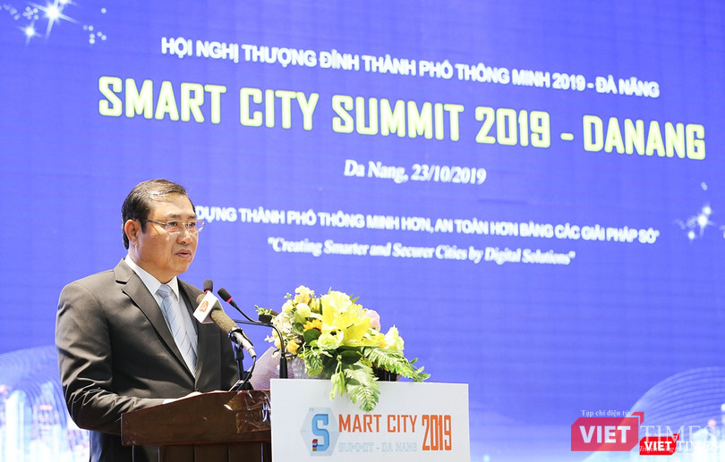 Ông Huỳnh Đức Thơ - Chủ tịch UBND TP Đà Nẵng phát biểu khai mạc hội nghị thượng đỉnh TP thông minh 2019 tại Đà Nẵng, sáng 23/10