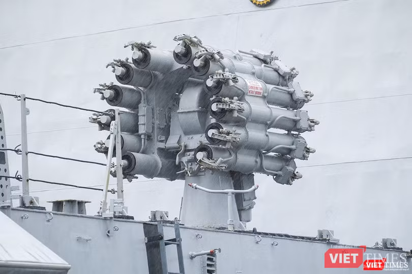 Cận cảnh pháo điện tử