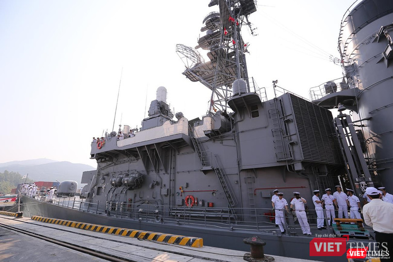 Tàu còn sở hữu hệ thống tác chiến điện tử hiện đại