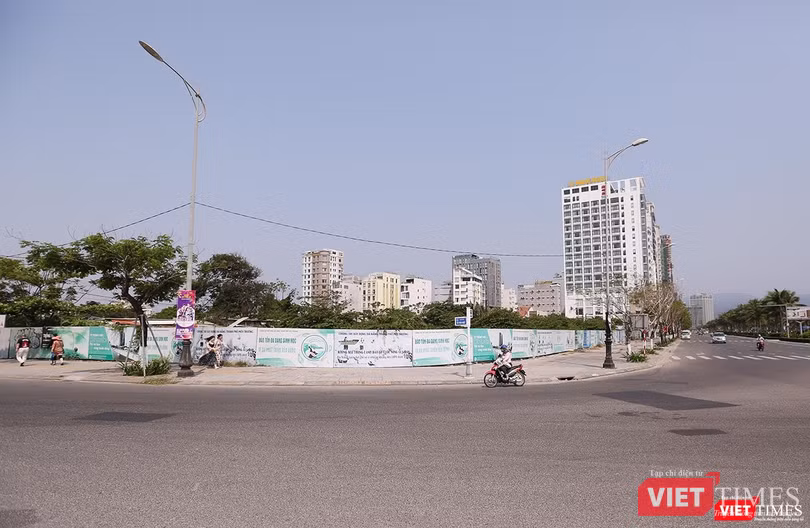 Lô đất rộng 2,7ha tại góc tây bắc nút giao thông Võ Văn Kiệt-Võ Nguyên Giáp (quận Sơn Trà) dự kiến được sử dụng để nghiên cứu Dự án tổ hợp trung tâm tài chính Danang Gateway