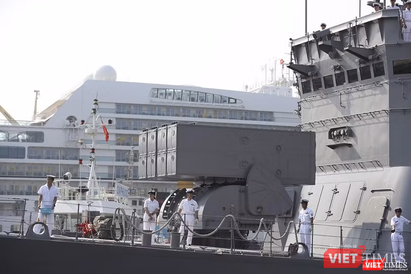 Hệ thống ống phóng tên lửa