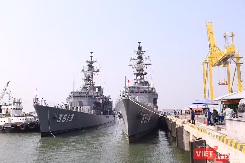 Bộ đôi tàu huấn luyện JS SETOYUKI và JS SHIMAYUKI tại Cảng Tiên Sa