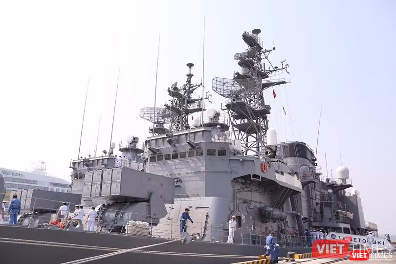 Hệ thống radar và thiết bị điện tử tối tân