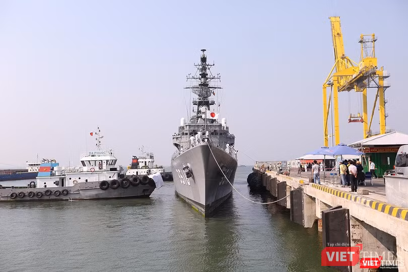 Tàu JS SETOYUKI số hiệu 3518 cập cảng Tiên Sa