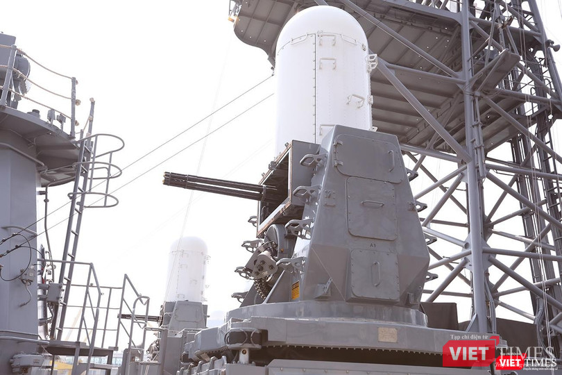 Súng máy tự động bên hông hạm