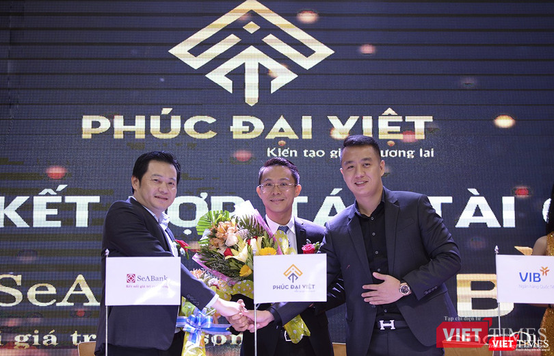 Đại diện ngân hàng và đơn vị phát triển ký kết gói tín dụng dành cho khách hàng mua sản phẩm tại Sunshine Luxury