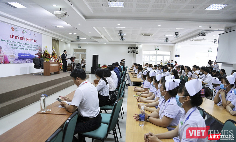 Quang cảnh buổi ký kết