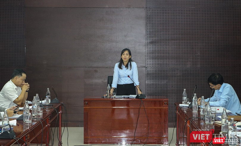 Bà Trương Thị Hồng Hạnh - Giám đốc Sở Du lịch TP Đà Nẵng tại buổi làm việc với các doanh nghiệp dịch vụ, lữ hành để bàn giải pháp thúc đẩy du lịch Đà Nẵng trở lại sau dịch COVID-19