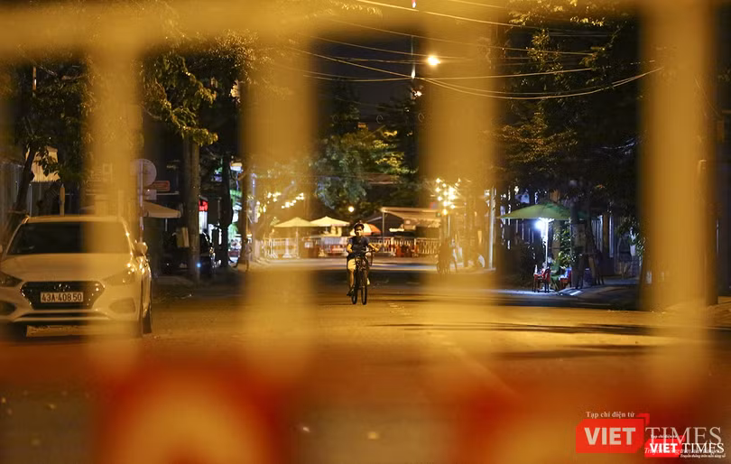 Trước giờ tháo dỡ lệnh phong tỏa