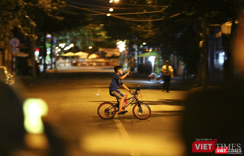 Sự kiện tháo dỡ lệnh phong tỏa cũng được các em nhỏ háo hức chờ đón