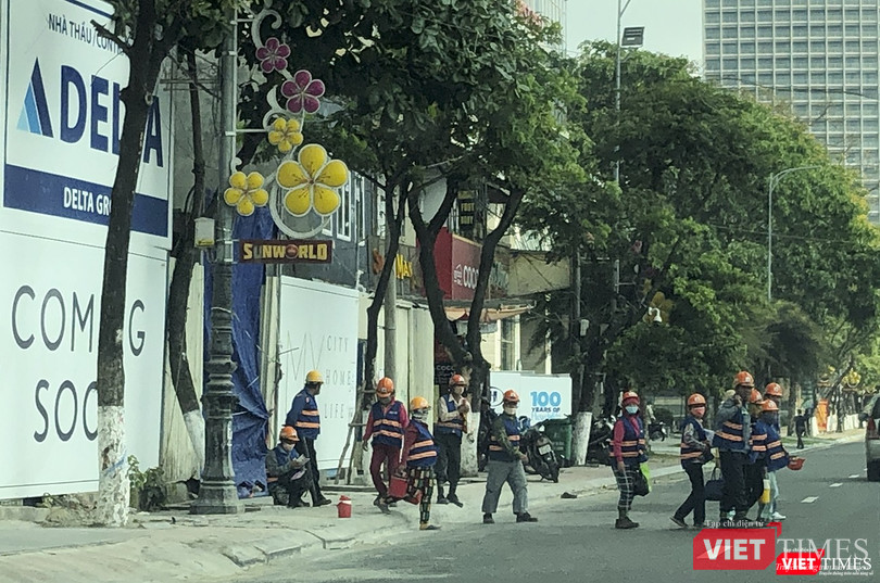 Công nhân đã trở lại công trình