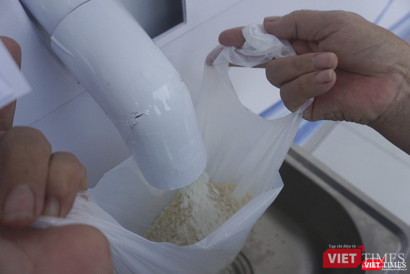 Những hạt gạo tình thương