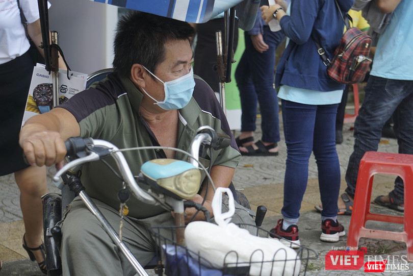 Chia sẻ với những hoàn cảnh khó khăn