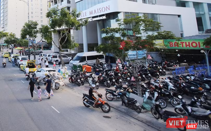 Một loạt các nhà hàng hải sản ven biển du lịch Đà Nẵng có tên tuổi được xây dựng không có giấy phép