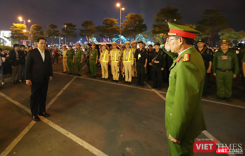 Phó Giám đốc Công an TP báo cáo lực lượng với Chủ tịch UBND TP