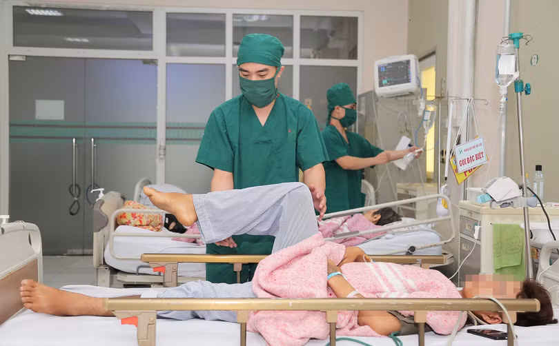 Bệnh nhân phục hồi vận động sau ca mổ