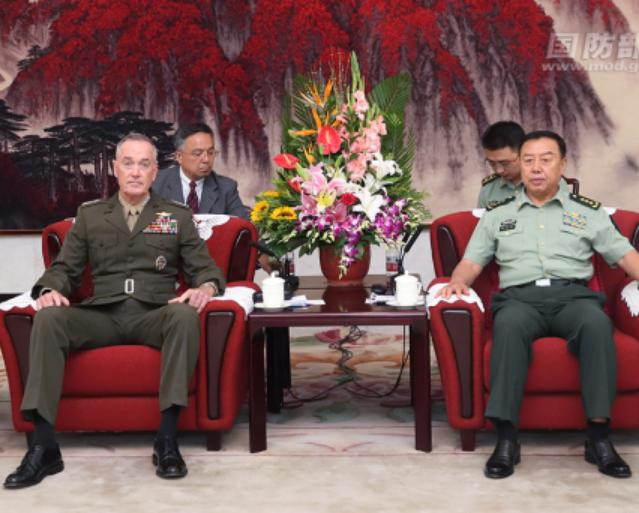 Ngày 17/8/2017, Chủ tịch Hội đồng Tham mưu trưởng Liên quân Mỹ tướng Joseph Dunford hội kiến với Phó Chủ tịch Quân ủy Trung ương Trung Quốc Phạm Trường Long. Ảnh: Mod.gov.cn