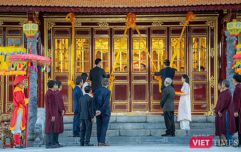 vt_cong nhan di san 4.png