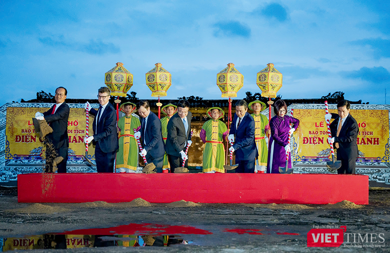 vt_cong nhan di san 1.png