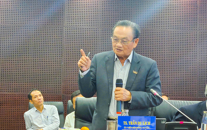 TS. Trần Du Lịch, Ủy viên Hội đồng tư vấn chính sách tiền tệ Quốc gia, hiến kế để Đà Nẵng xây dựng thành công Khu thương mại tự do.
