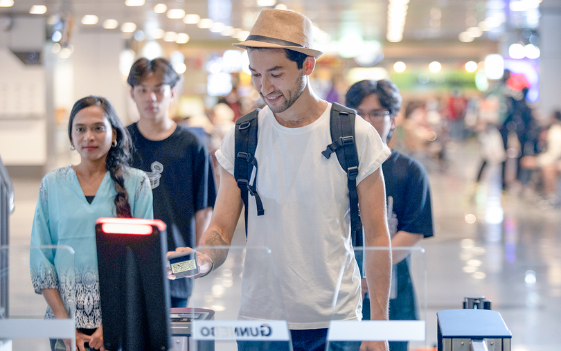 Du khách làm thủ tục checkin tự động tại sân bay Đà Nẵng