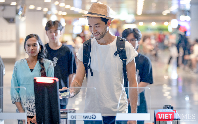 vt_nha ga quoc te 2.png