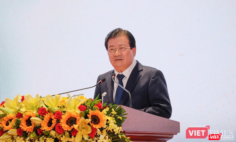 Phó Thủ tướng Trịnh Đình Dũng phát biểu tại buổi lễ trao Quyết định, Nghị định của Chính phủ về phát triển TP Đà Nẵng