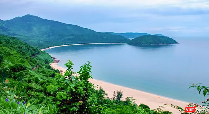 Một góc Làng Vân nhìn từ đèo Hải Vân (phường Hoà Hiệp Bắc, quận Liên Chiểu, TP Đà Nẵng) (ảnh Nguyễn Trình)